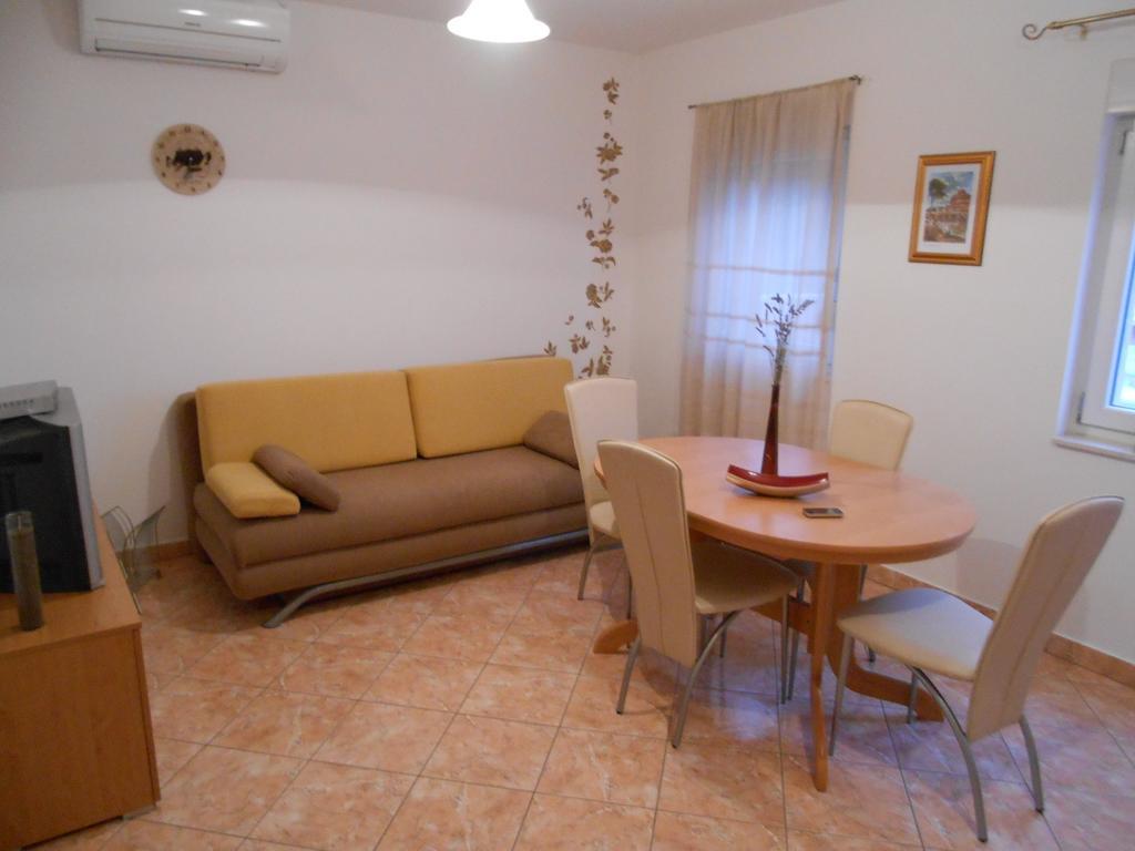 Apartments Luvi Traù Camera foto